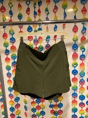 Athleta Trekkie North Shorts (Women’s 10)